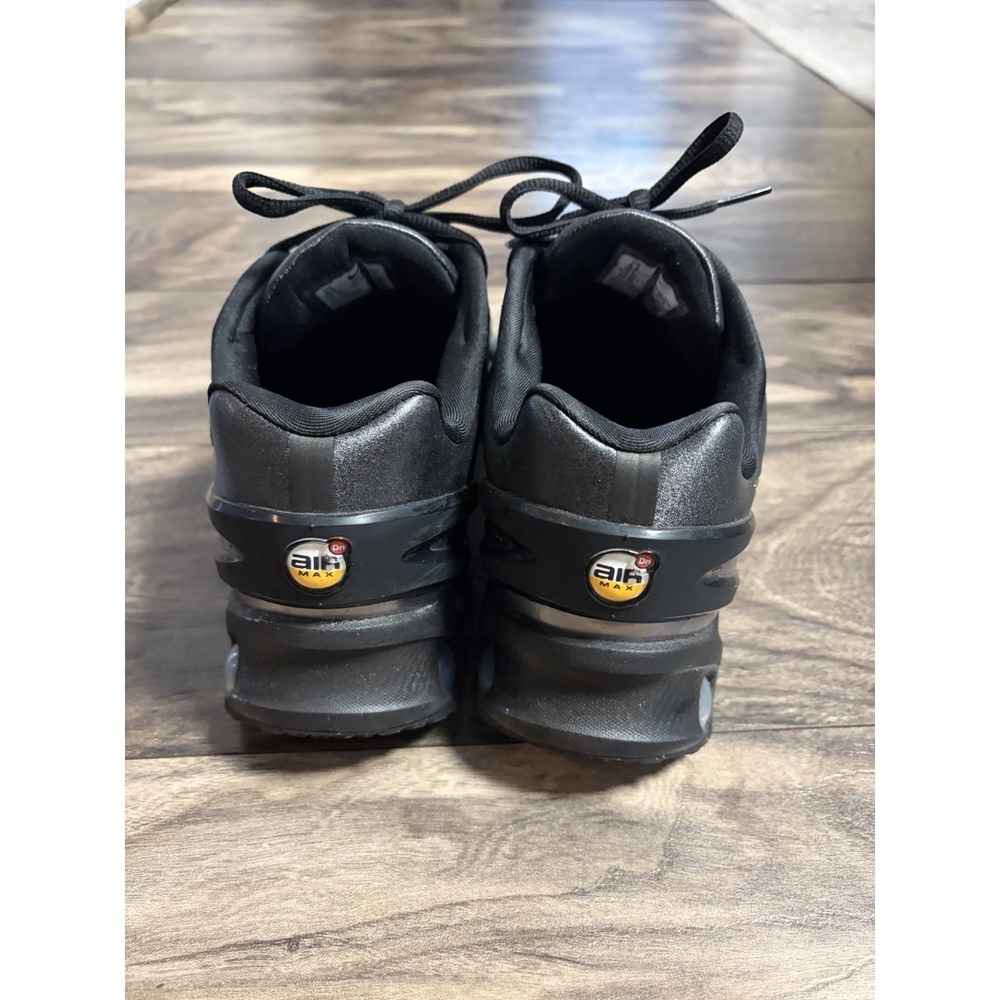 Nike Air Max DN8 Womens Size 8.5 Black Metallic Dark Grey Shoes HF5509-002 - Picture 5 of 8